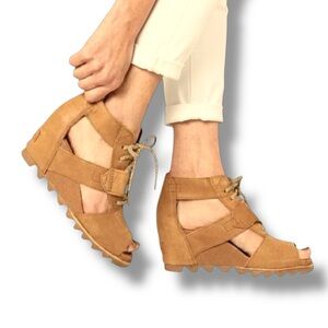 Sorel Joanie Lace Wedge Sandal Tan Suede Platform Lug Sole Size 6